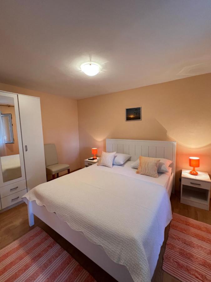 Apartments And Rooms Jasna Hvar Town Exterior photo